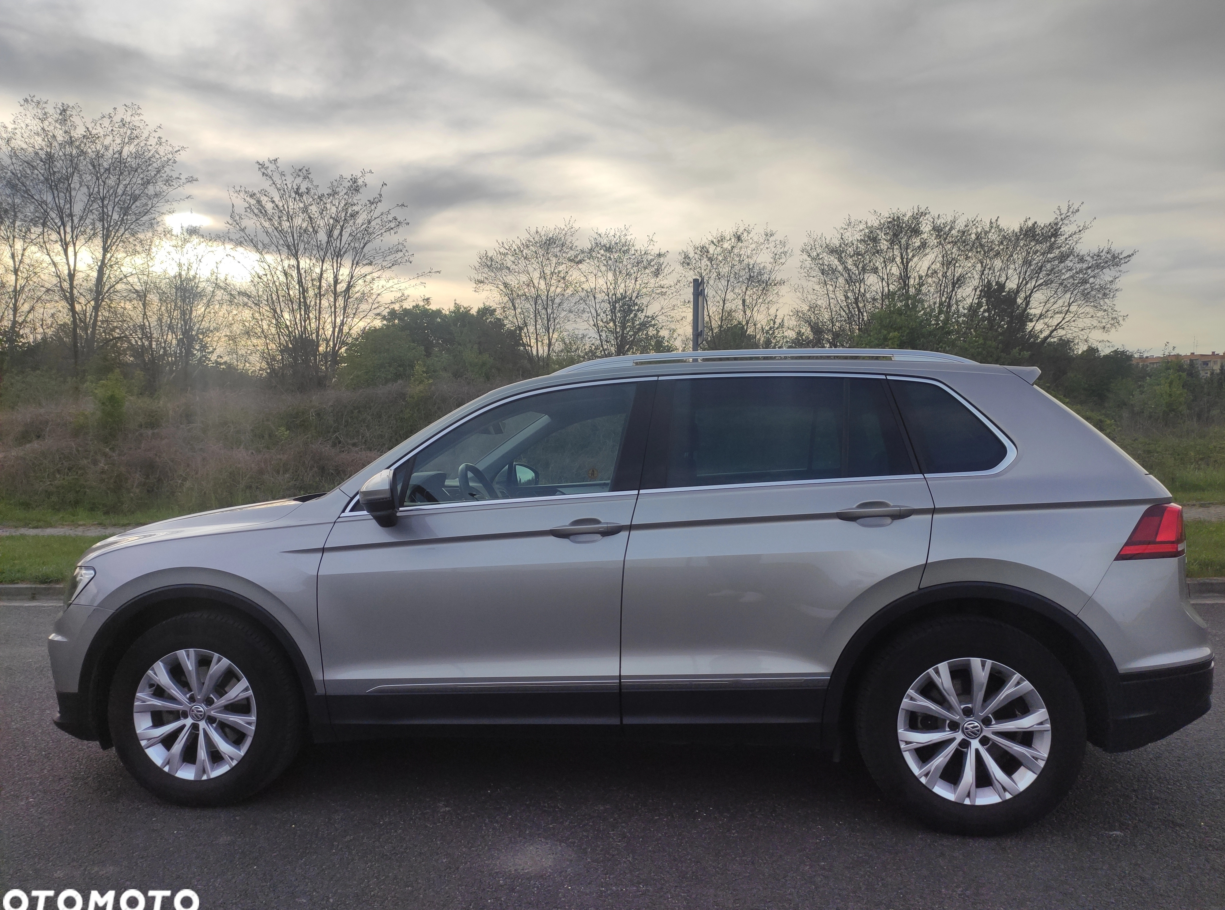 Volkswagen Tiguan cena 94000 przebieg: 77000, rok produkcji 2016 z Lubin małe 667